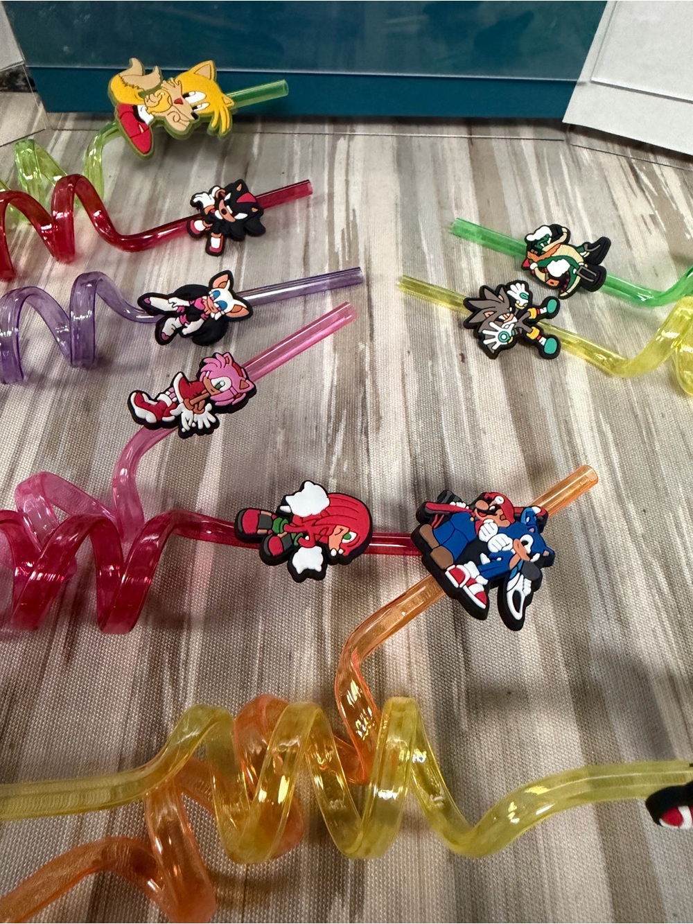 Sonic Themed Kids Spiral Straw Set - Colorful Character Straws